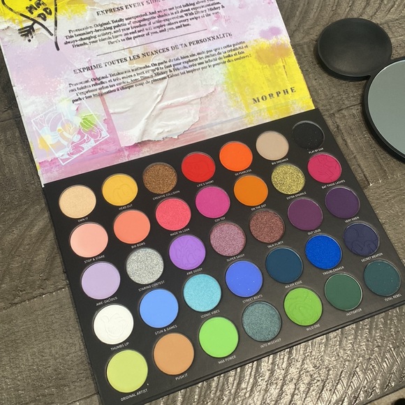 Morphe Mickey & Friends Makeup Palette & Mirror - Picture 7 of 7